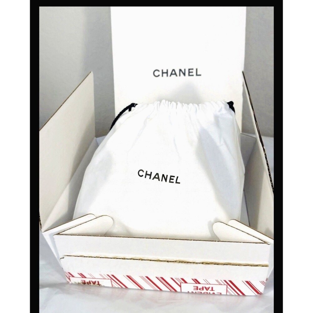 CHANEL Les Beiges Wicker Vanity CASE ONLY Limited Edition Summer Essentials NWB - Picture 10 of 10